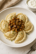 Lade das Bild in den Galerie-Viewer, Mushroom and Onion Vareniki