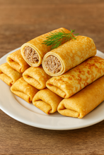 Lade das Bild in den Galerie-Viewer, Blini with Beef 8 pcs