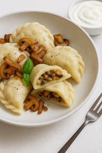 Lade das Bild in den Galerie-Viewer, Mushroom and Onion Vareniki